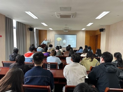 丹麦学者来访02