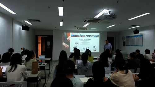 图1. Peter Vuust教授作学术报告