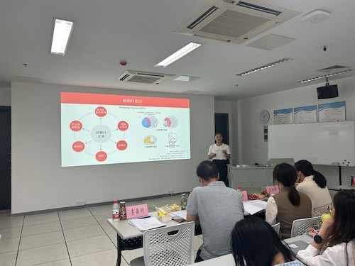 生理学硕士研究生杨群同学做开题报告
