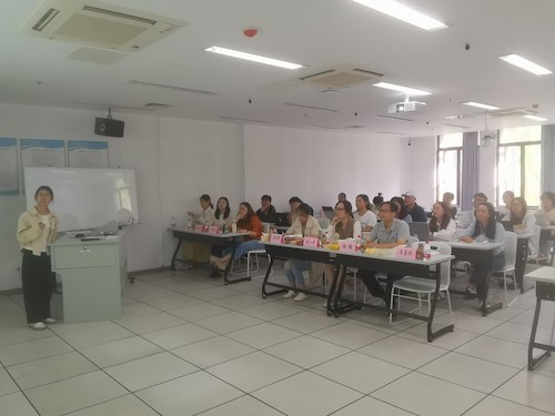 生理学硕士研究生李慧怡同学做开题报告