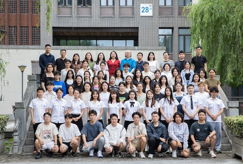 脑科学研究所全体师生合影