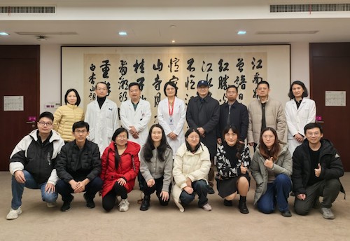 图1.李香娟院长接见研究所全体参访教师